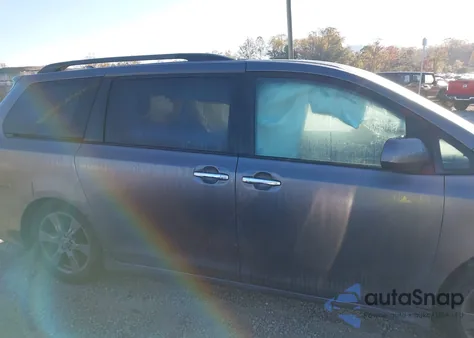 2018 Toyota Sienna Se 8 Passenger from USA, damaged, VIN 5TDXZ3DC2JS952619